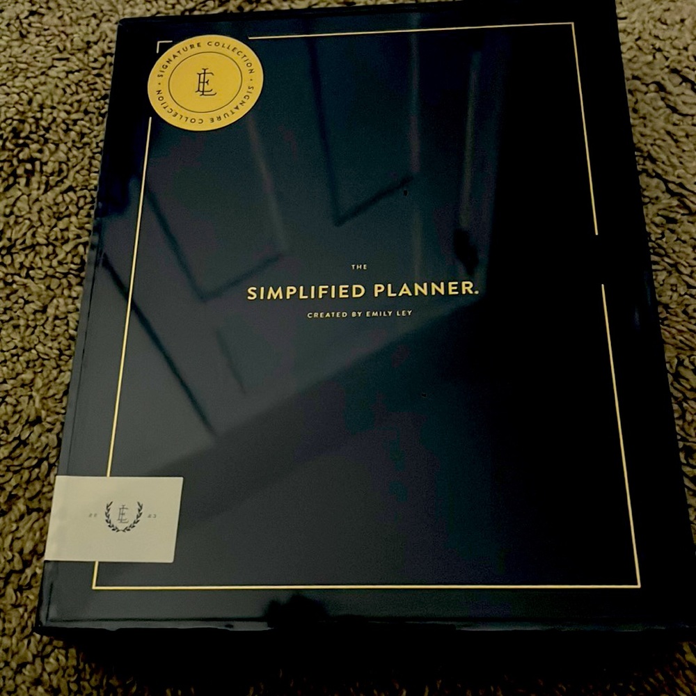 Simplified Planner Bees in Bloom 8/2022-7/2023 academic weekly edition